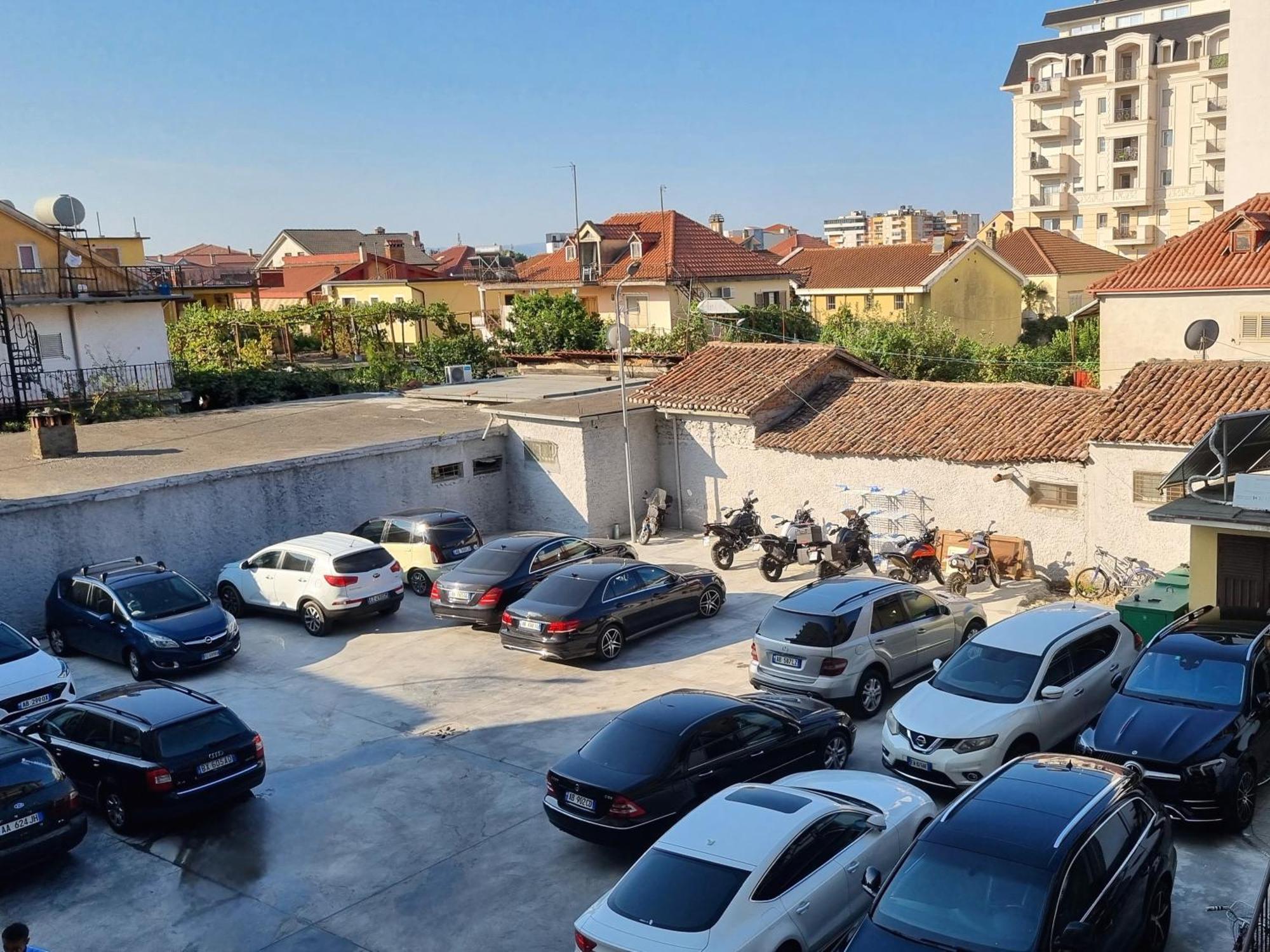 Alko Hotel Shkodër エクステリア 写真