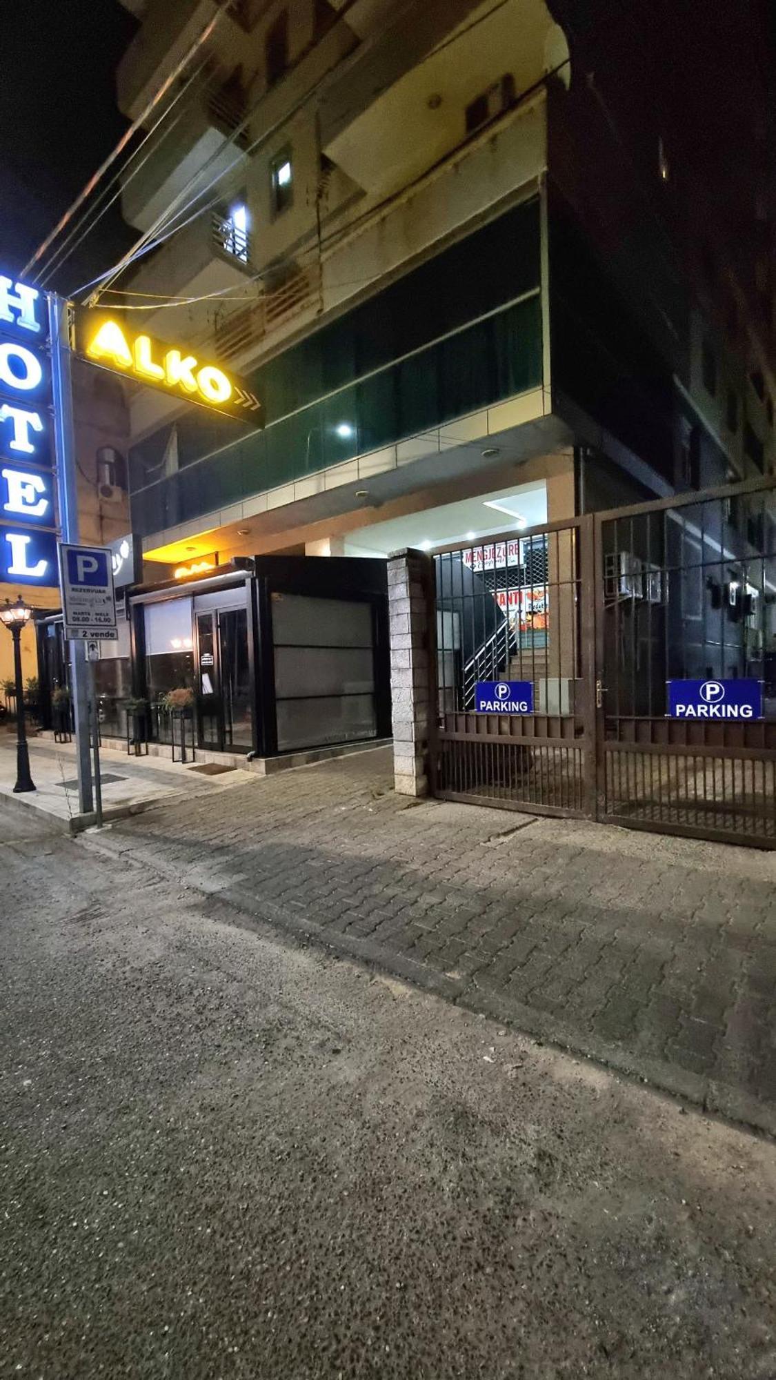 Alko Hotel Shkodër エクステリア 写真