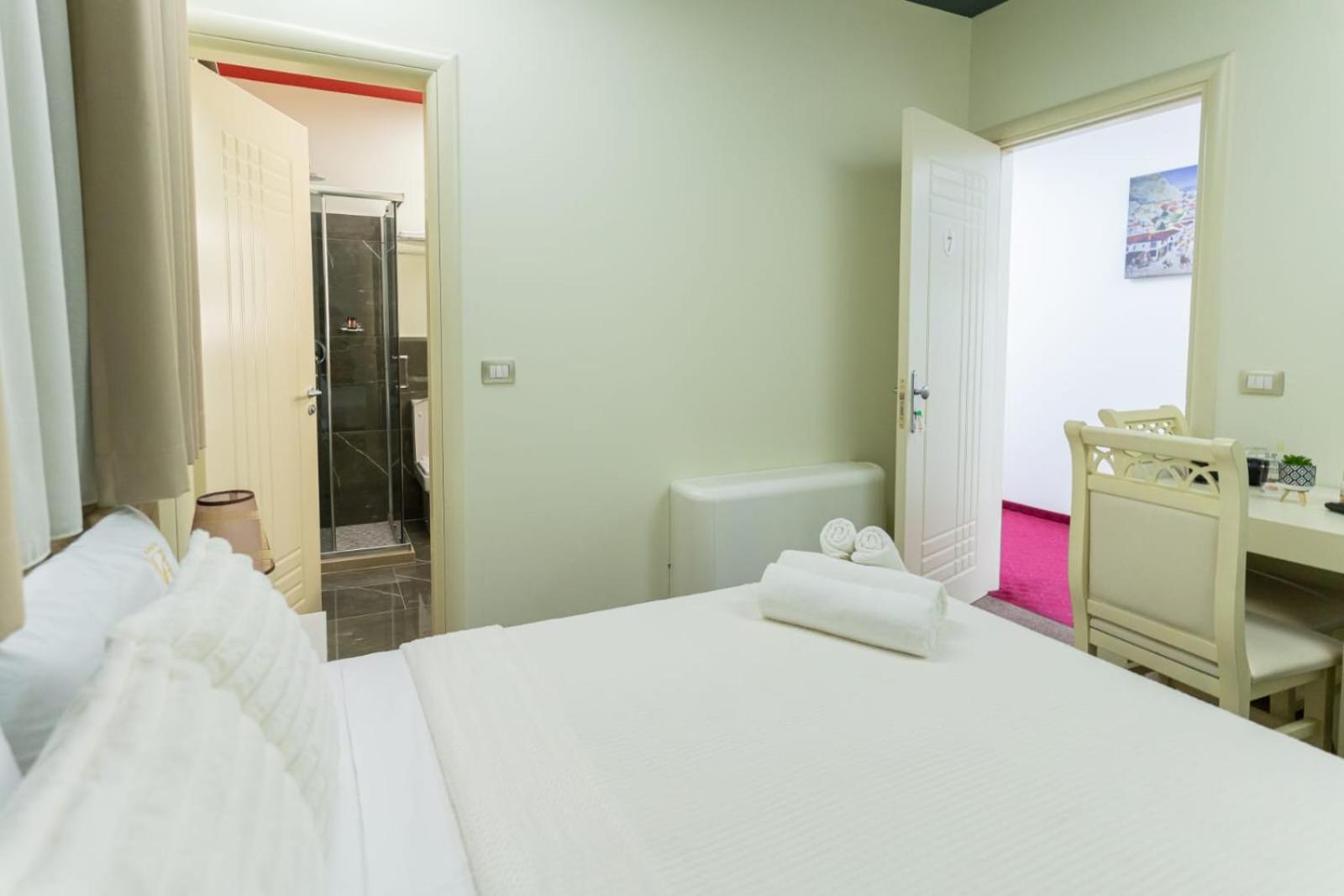 Alko Hotel Shkodër エクステリア 写真