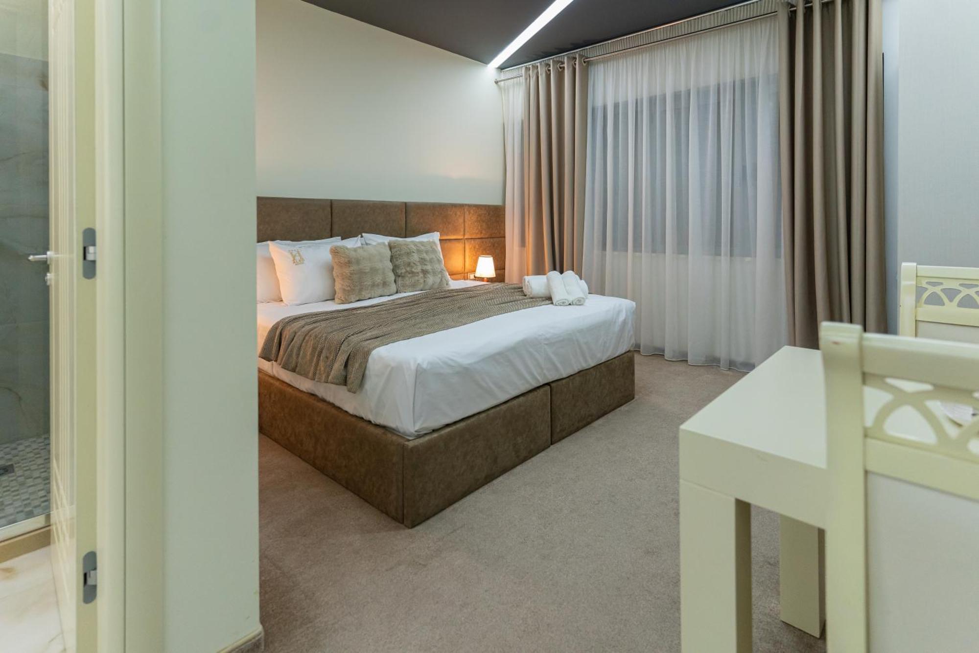 Alko Hotel Shkodër エクステリア 写真