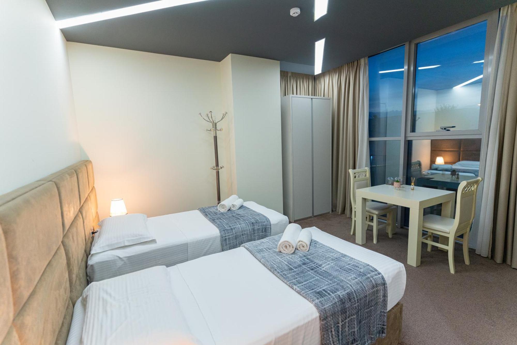 Alko Hotel Shkodër エクステリア 写真