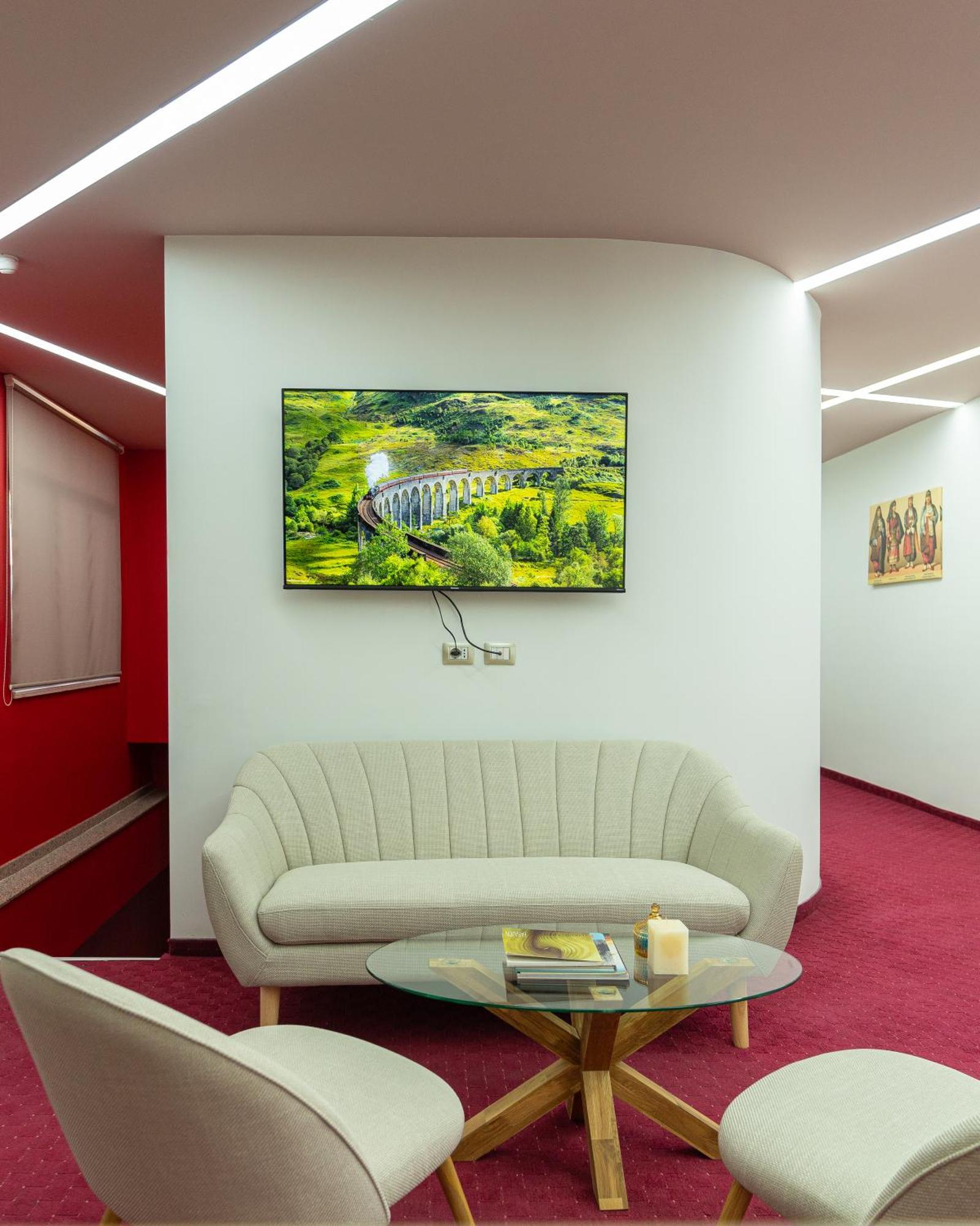Alko Hotel Shkodër エクステリア 写真