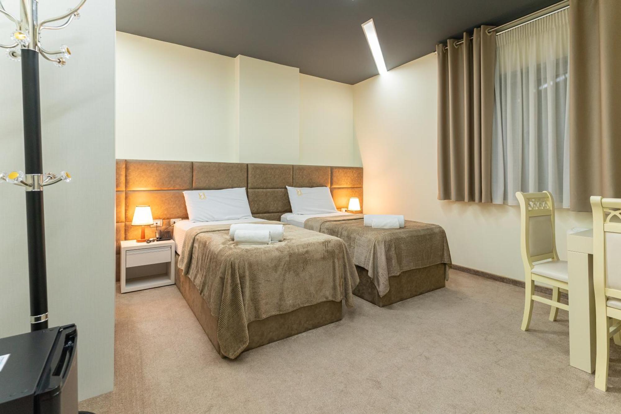 Alko Hotel Shkodër エクステリア 写真