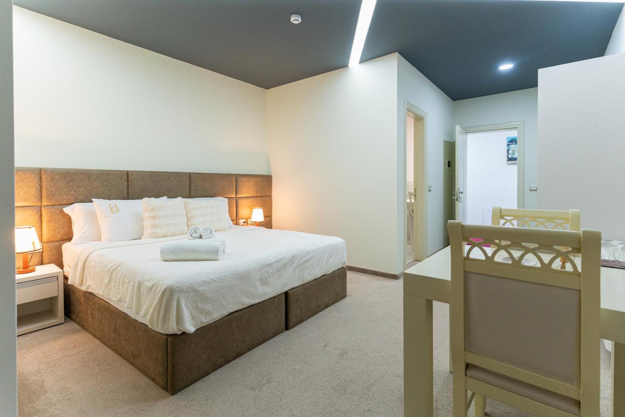 Alko Hotel Shkodër エクステリア 写真