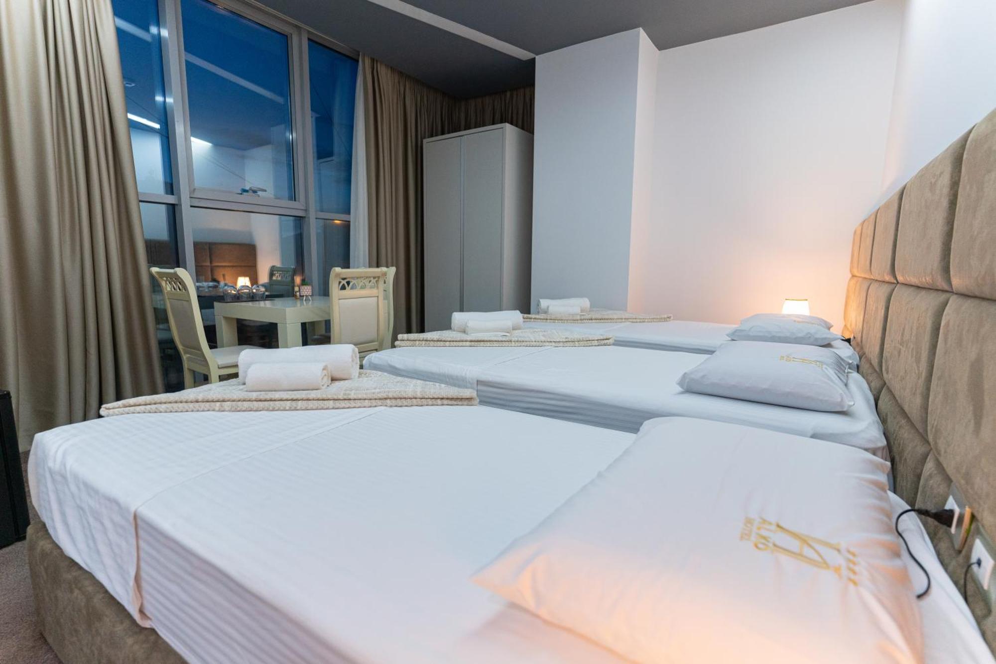 Alko Hotel Shkodër エクステリア 写真