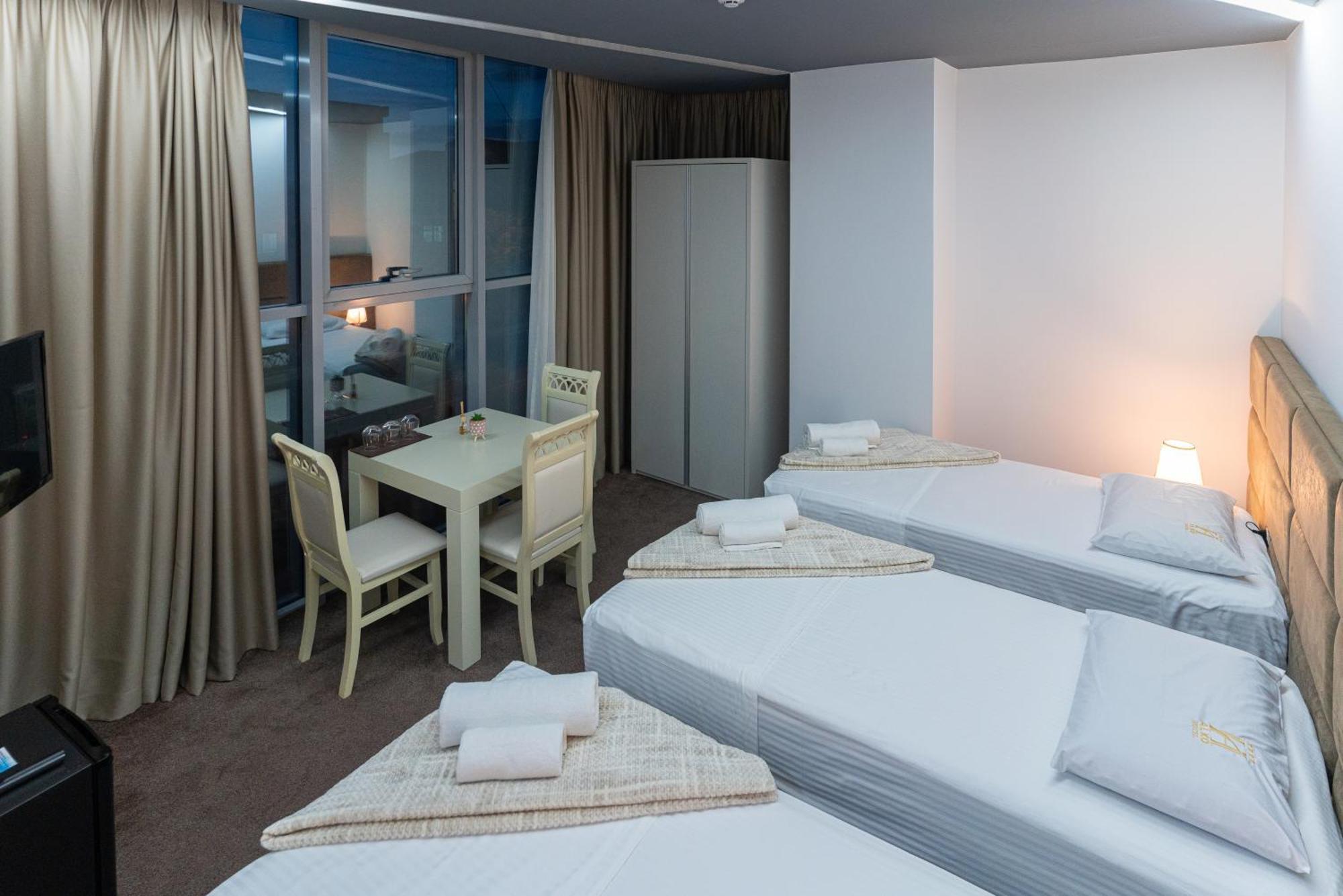 Alko Hotel Shkodër エクステリア 写真