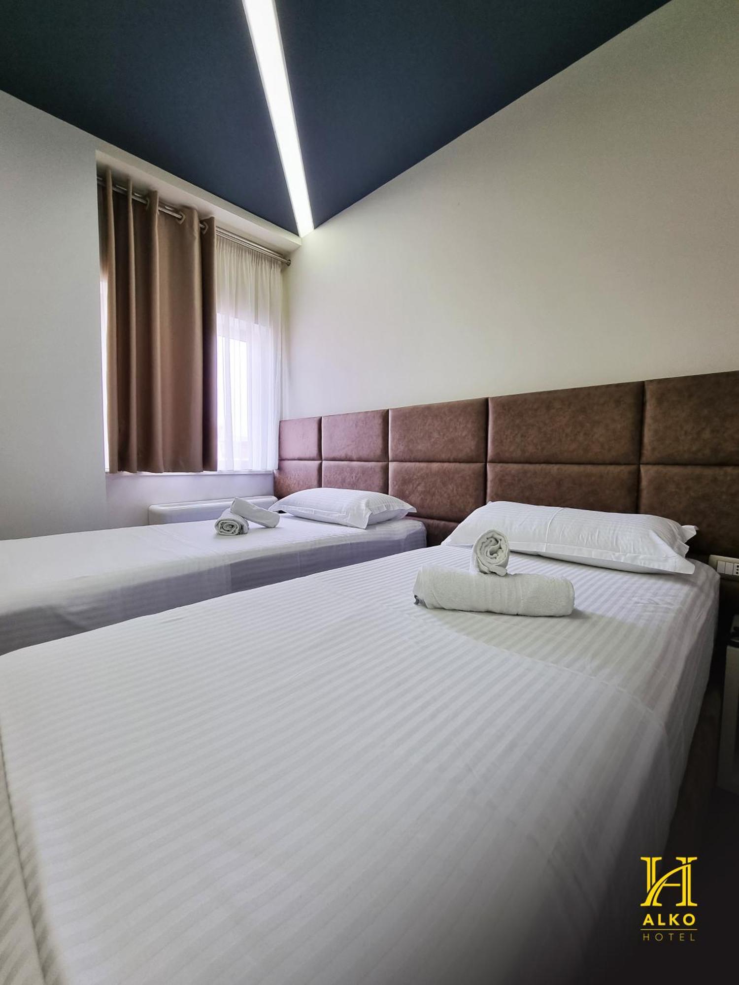 Alko Hotel Shkodër エクステリア 写真