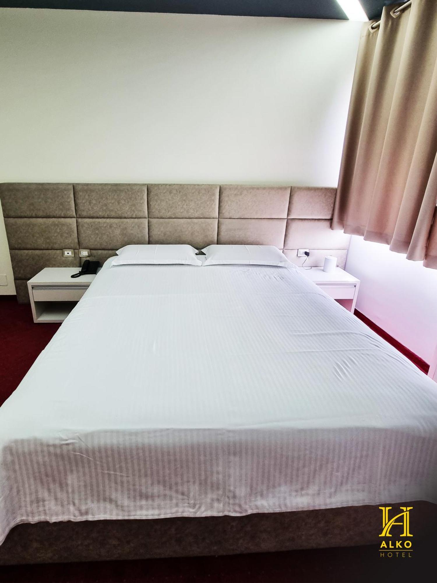 Alko Hotel Shkodër エクステリア 写真