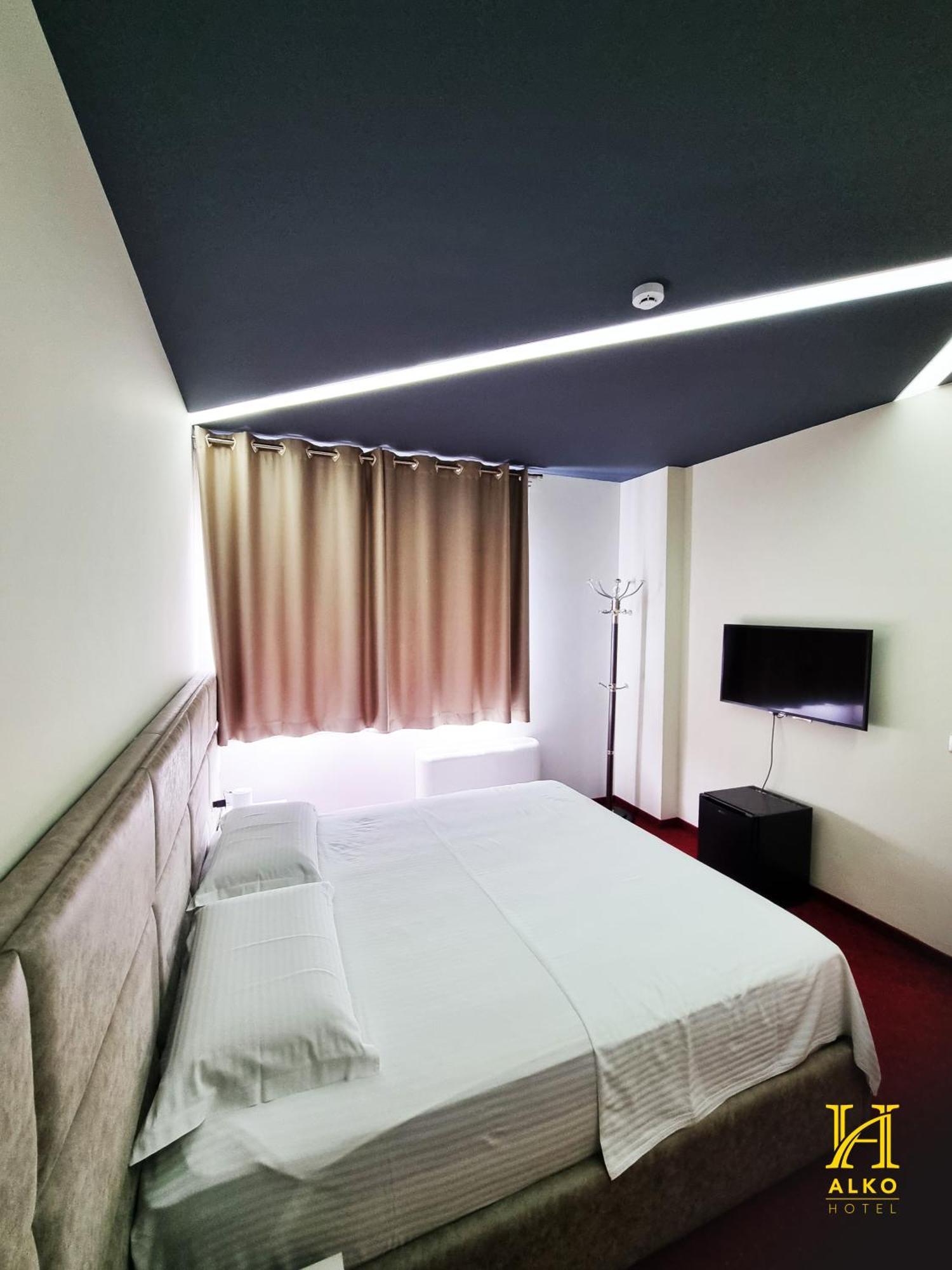 Alko Hotel Shkodër エクステリア 写真