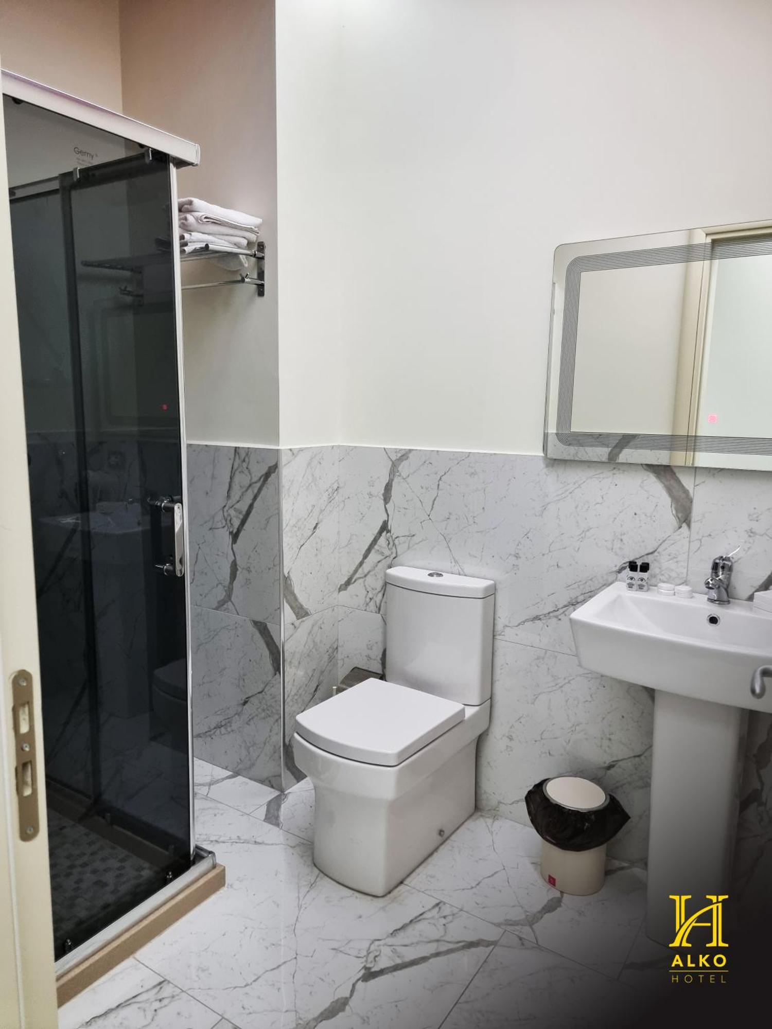 Alko Hotel Shkodër エクステリア 写真
