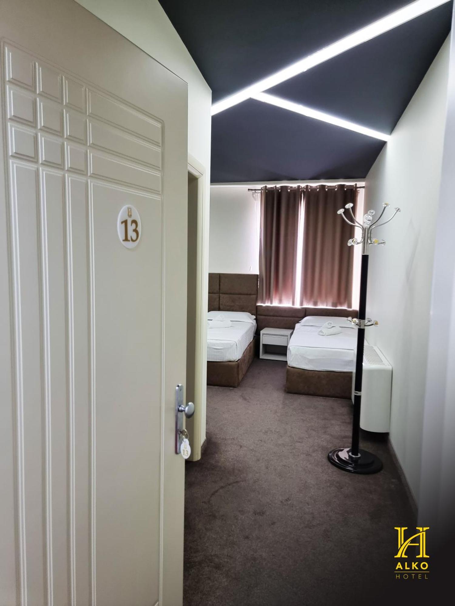 Alko Hotel Shkodër エクステリア 写真