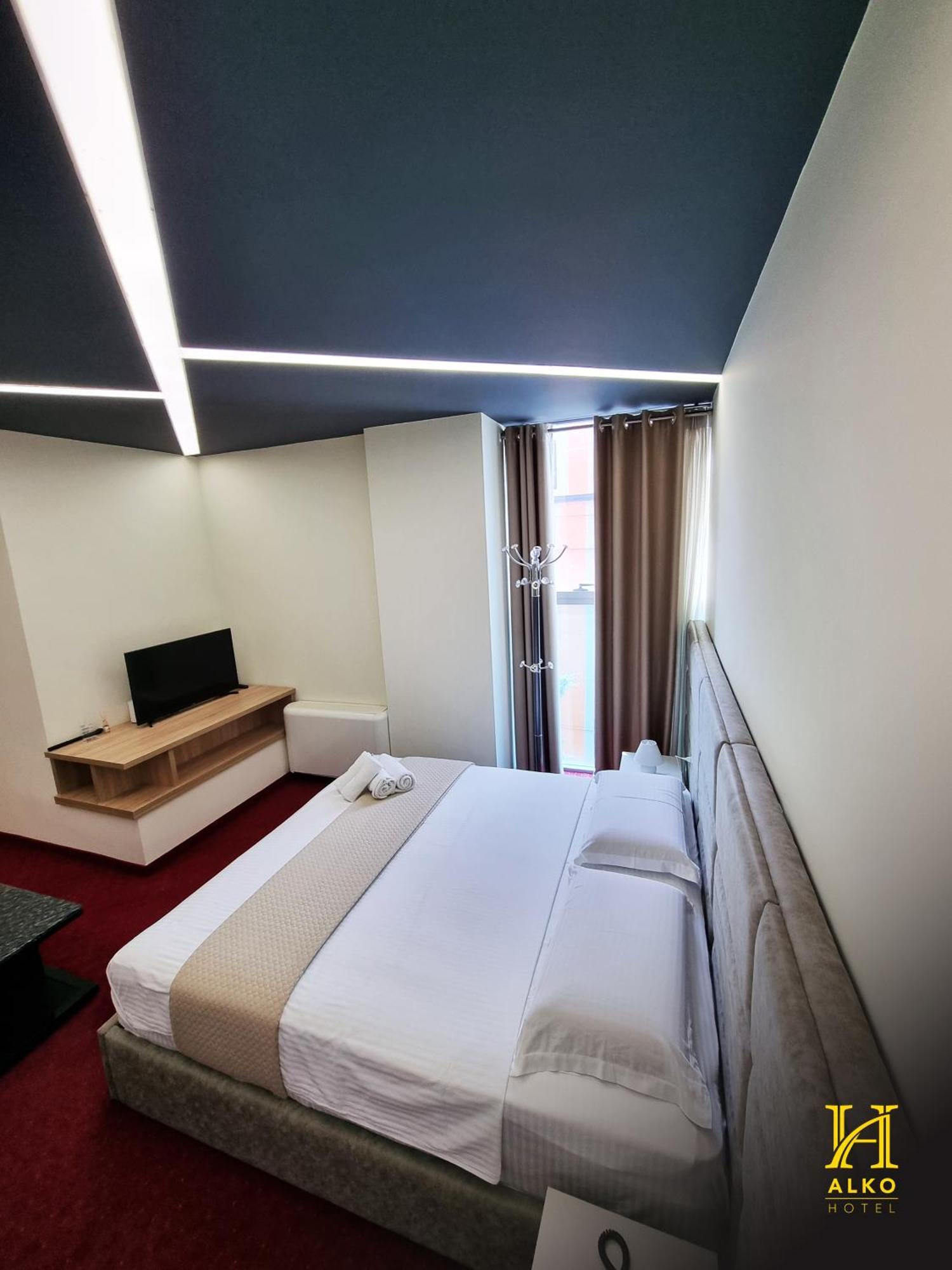 Alko Hotel Shkodër エクステリア 写真